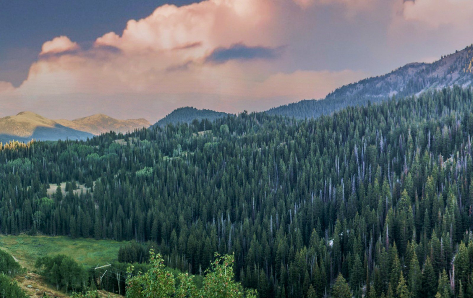 Cozy Method Park City experiences guide: the mountain basin and shoreline surrounding Jordanelle Reservoir