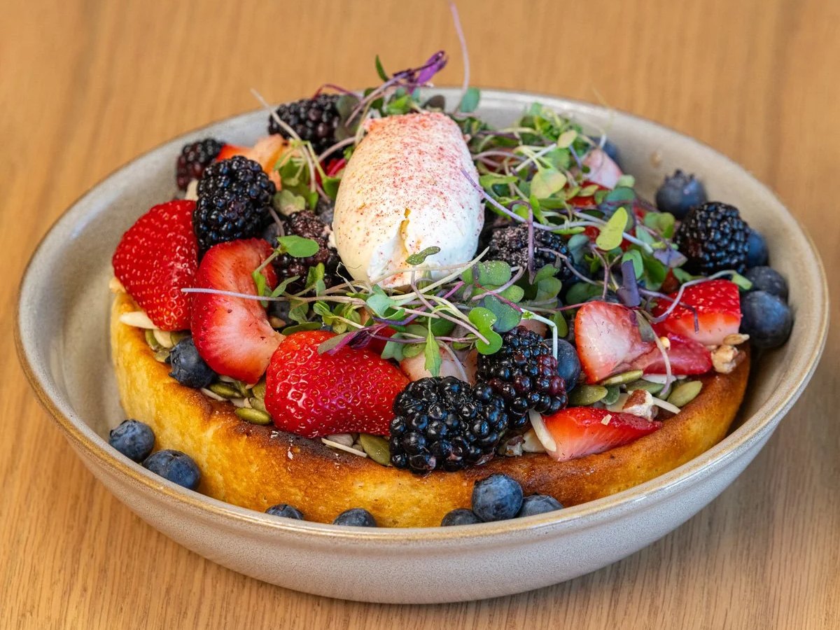Cozy Method Park City breakfast and brunch guide: the signature Hotcake with berries and citrus mascarpone at Five5eeds in Park City