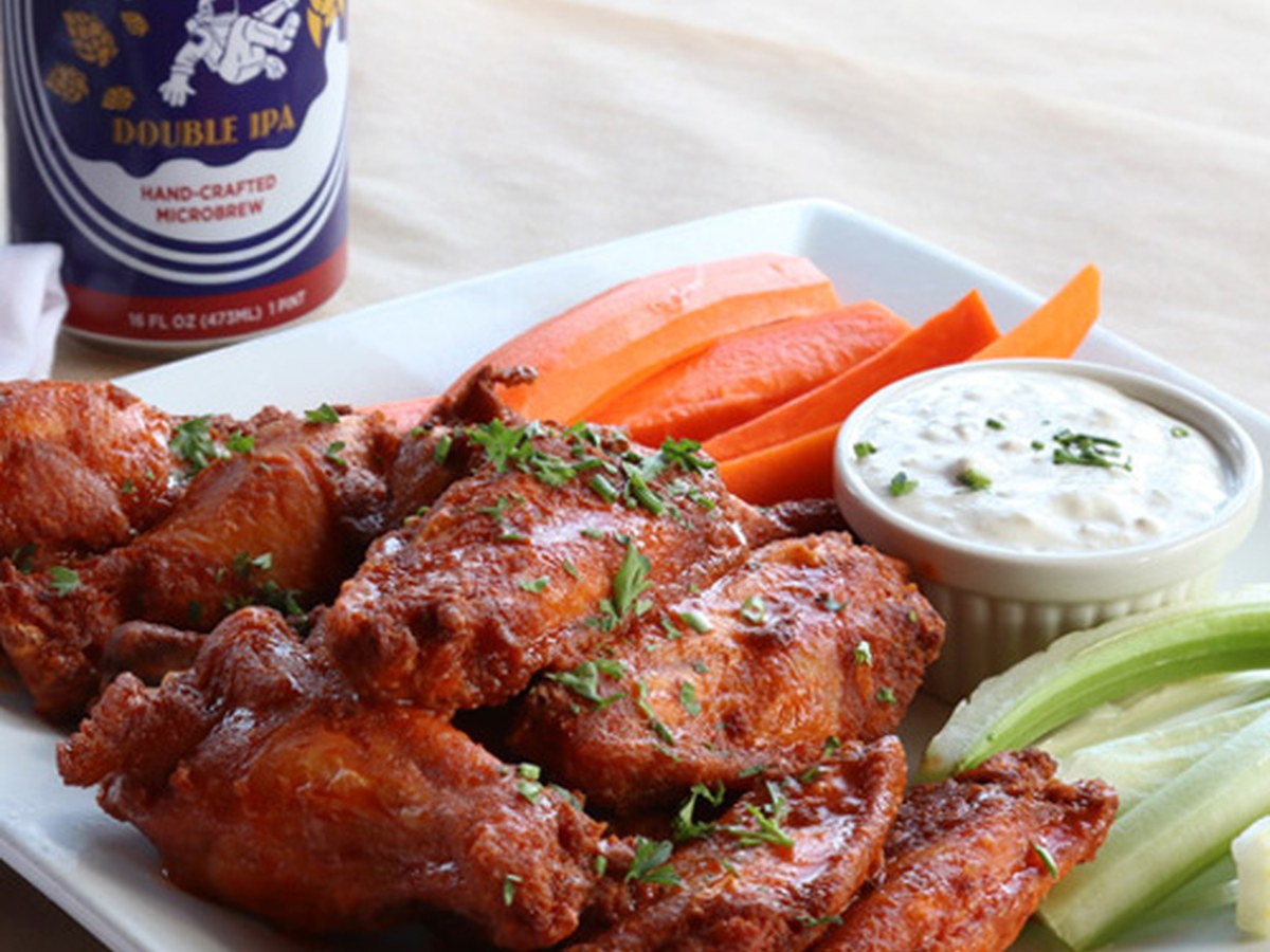 Cozy Method Park City burger guide: award-winning wings with celery and dipping sauce at Boneyard Saloon in Park City