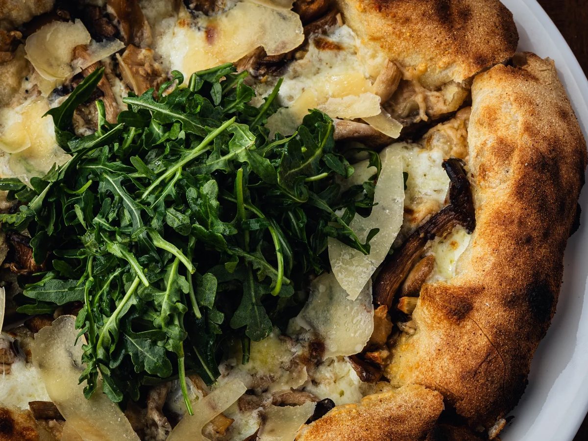 Cozy Method Park City Italian restaurant guide: wood-fired mushroom pizza at LOMA