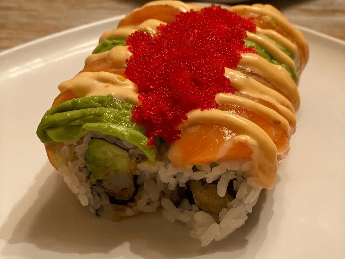 Cozy Method Park City sushi guide: salmon and avocado roll with tobiko at Shoyu Sushi House in Park City